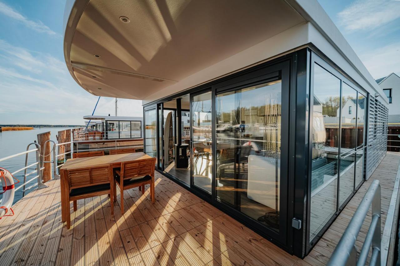 Schwimmendes Ferienhaus "Trinity" Ihr Seahome Auf Der Ostsee Peenemunde Bagian luar foto